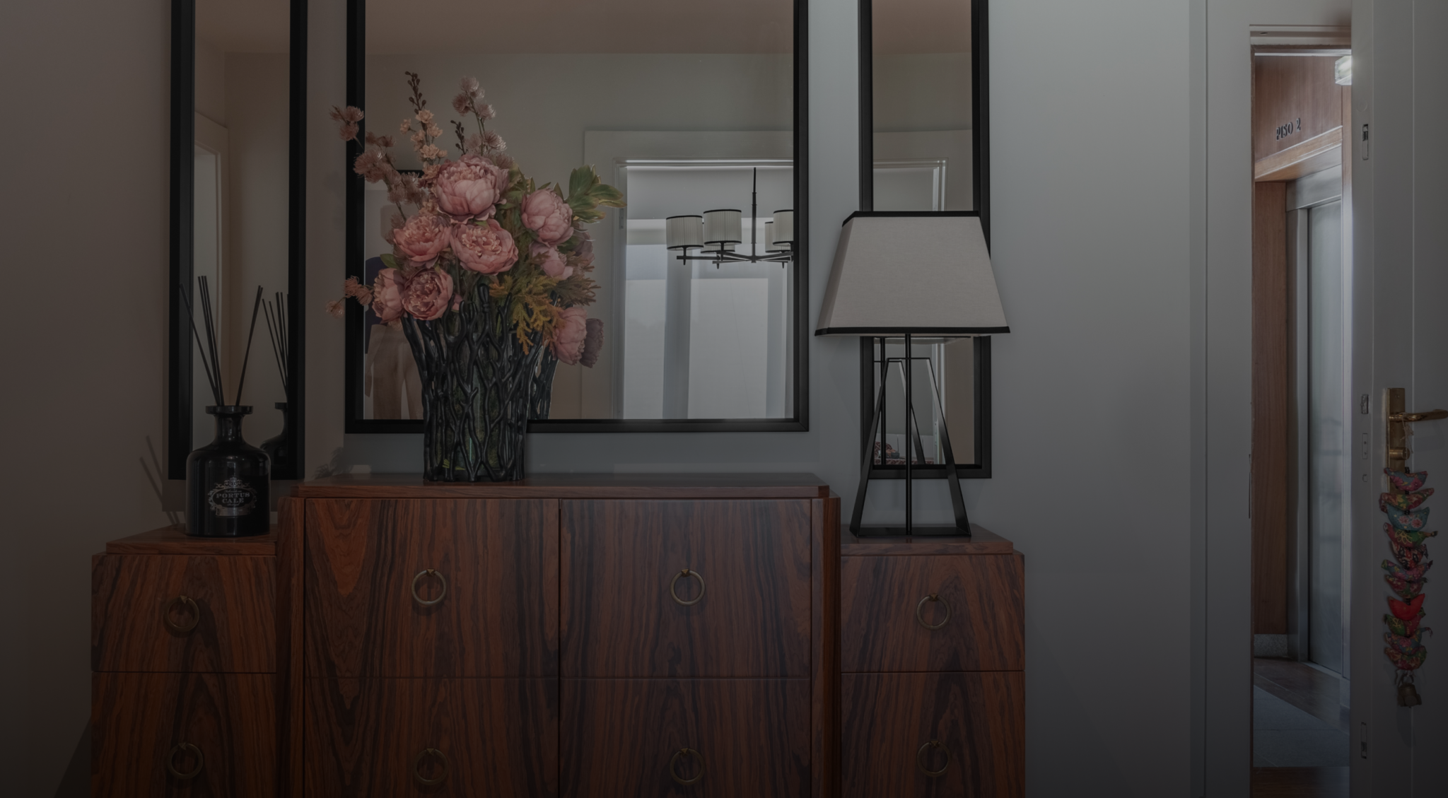 Sala de jantar com mobiliário à medida - Apartamento Foz, design de interiores Conceição Lopes Porto